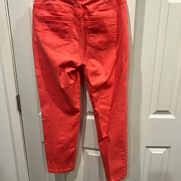 NYDJ Pull on slimming jeans - Picture 5 of 5